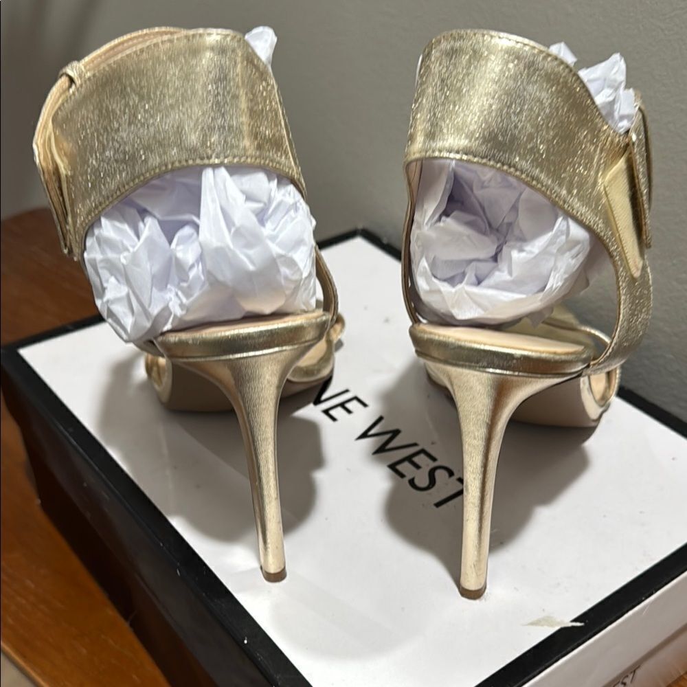 Nine West Gold High Heels with Open Toe and Stiletto Design - Picture 3 of 8